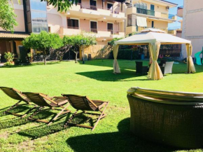 Гостиница  Villa Sea Garden - Sicily In  Поццалло